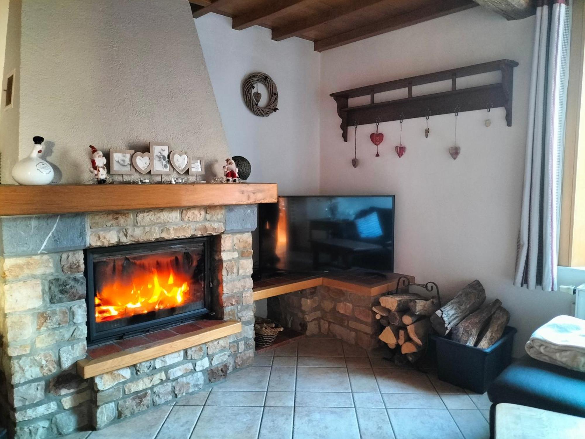 Gite La Dame Au Lit Gite A La Ferme Momignies المظهر الخارجي الصورة
